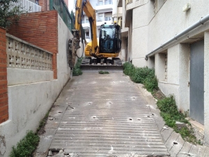Demolición de pavimento en calle Robert d&#039;Aguiló