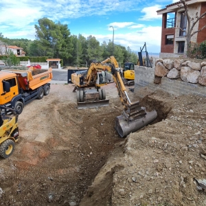 Excavación y transporte de tierras en Picarany
